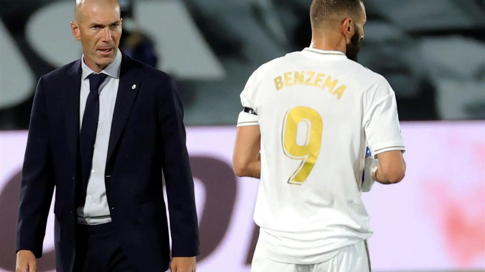 Benzema desvela el futuro de Zidane al frente del Real Madrid: "No se va a ir, ya lo verás" Benzema desvela el futuro de Zidane al frente del Real Madrid: "No se va a ir, ya lo verás"