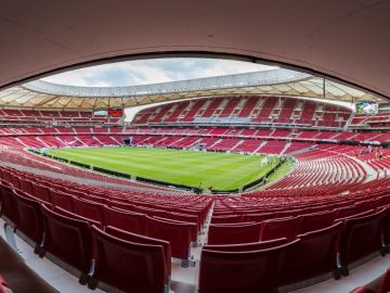 Ayuso confirma que el España-Portugal del próximo 4 de junio se jugará con un 30% de público en el Metropolitano