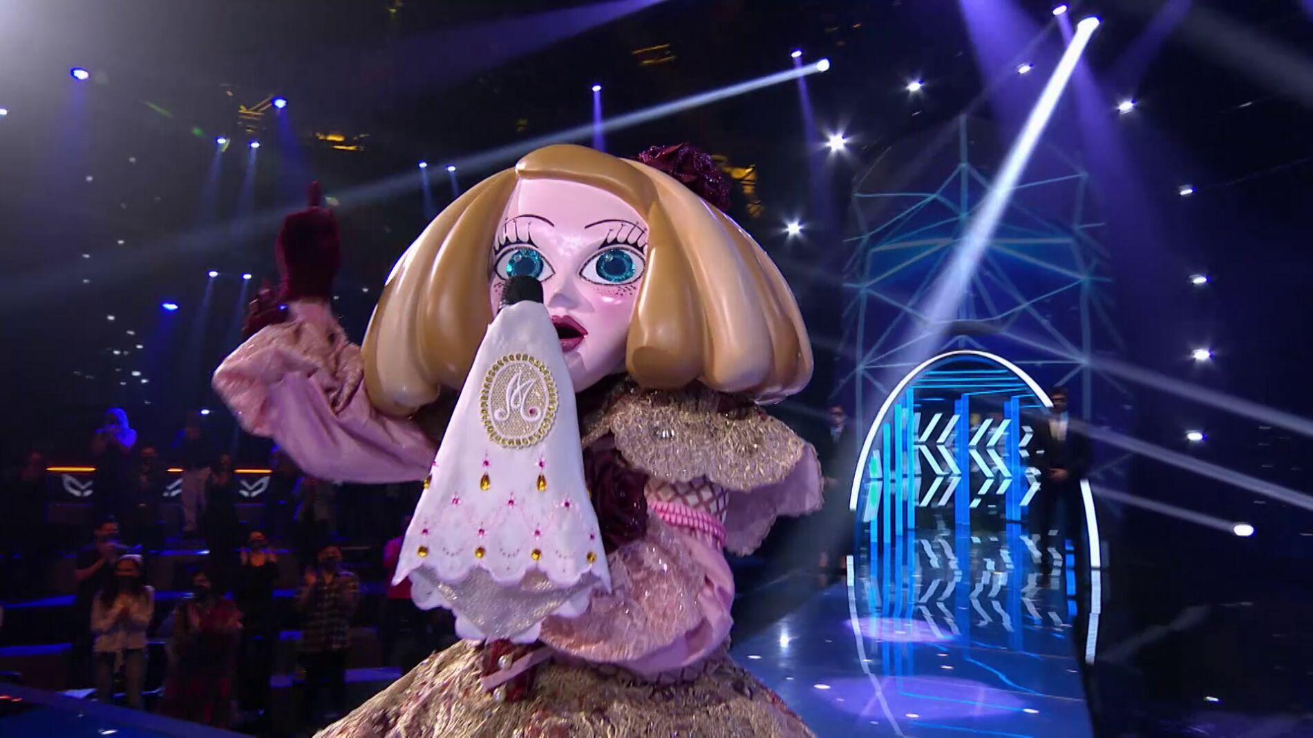 Menina defiende el tema ‘Never really over’ en el Duelo Final de ‘Mask Singer’ 