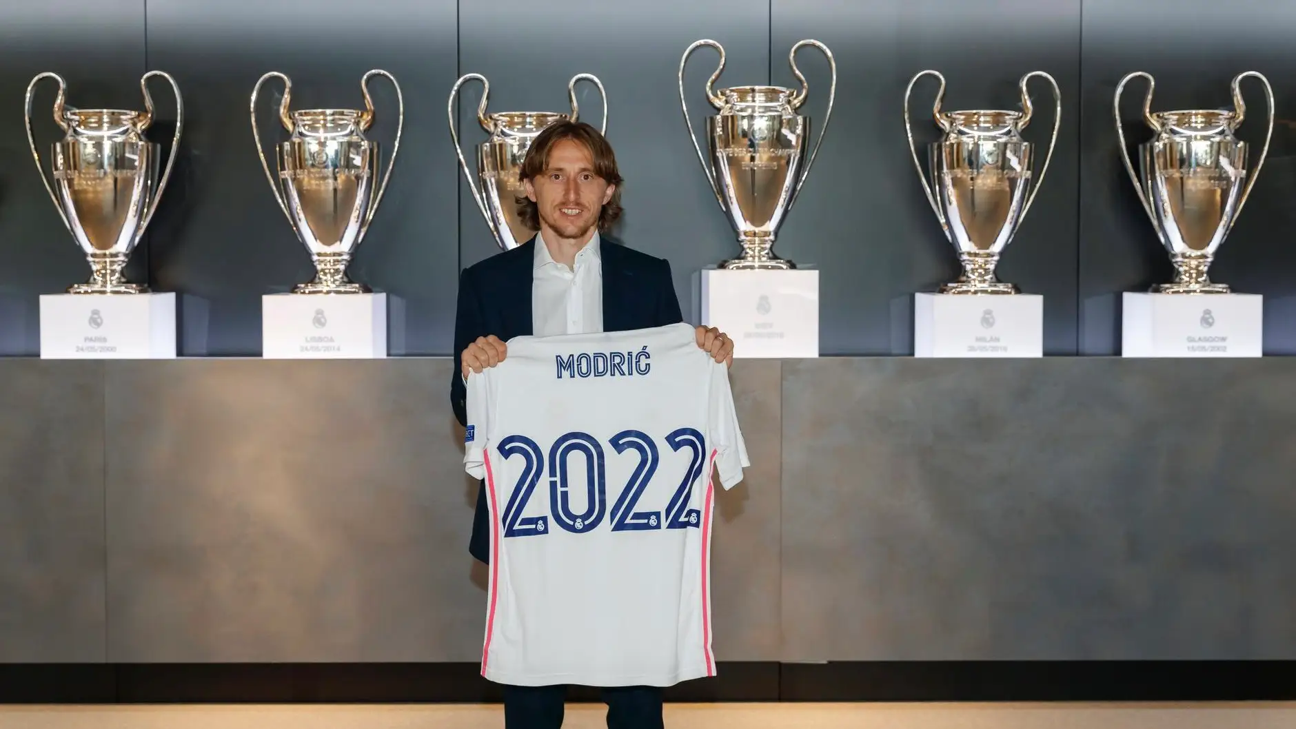 Luka Modric renueva por un año con el Real Madrid hasta junio de 2022 Luka Modric renueva por un año con el Real Madrid hasta junio de 2022
