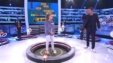 ¡Parece ‘Juego de Tronos’! Sara cae y pasan hasta tres concursantes por la trampilla central de ‘¡Ahora caigo!’