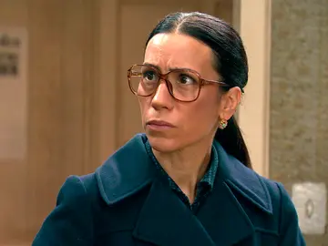 Manolita, aterrada por ocultar el secreto de Zúñiga a Cristina y Quintero Manolita, aterrada por ocultar el secreto de Zúñiga a Cristina y Quintero