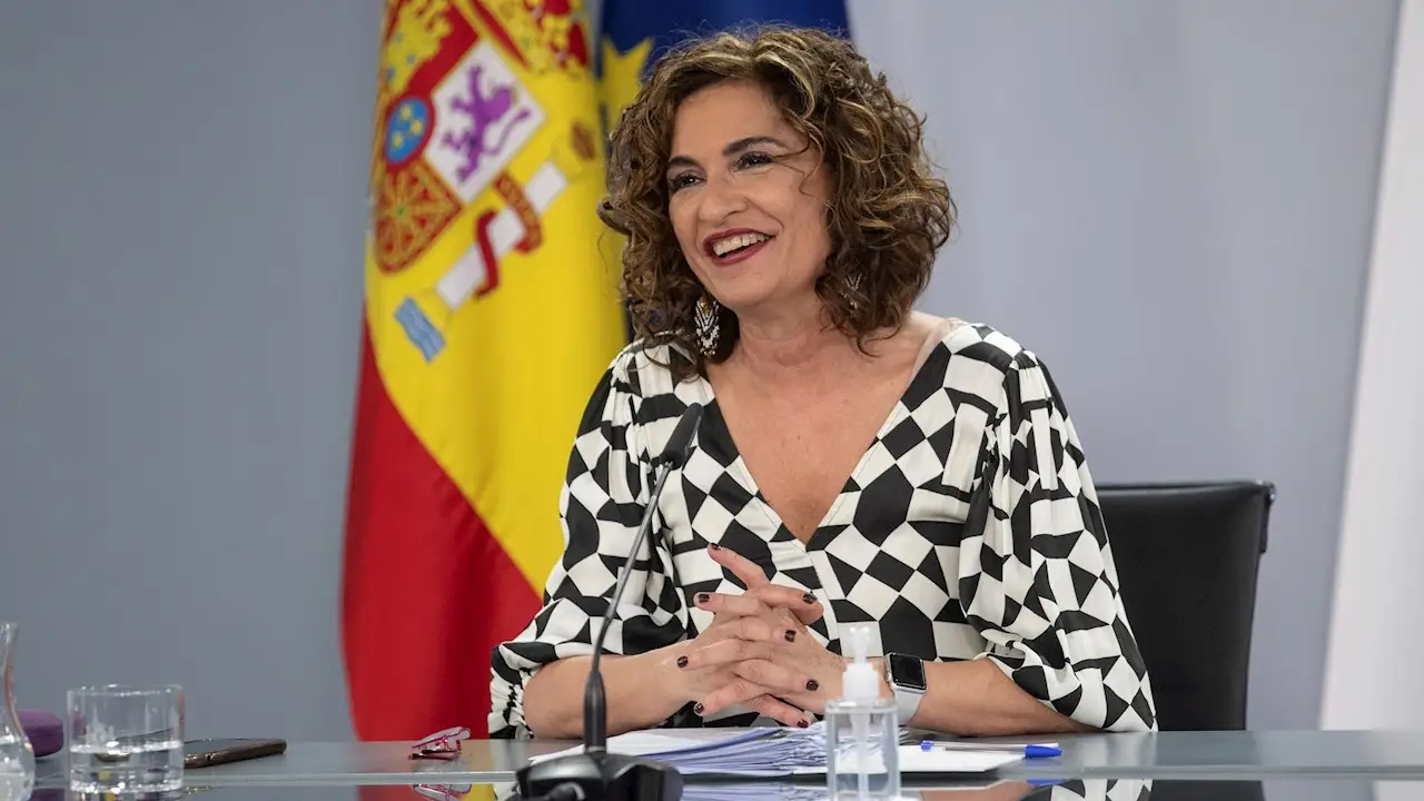 a ministra de Hacienda y portavoz del Gobierno, Mar&iacute;a Jes&uacute;s Montero, durante la rueda de prensa posterior a la reuni&oacute;n del Consejo de Ministros