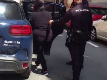 La Policía Nacional de Alicante detiene a una mujer por presuntos malos maltratos a su abuela