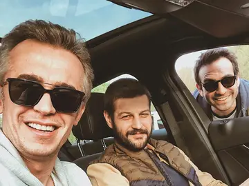 Tugay Mercan junto a Serhat Teoman y Bugra Gulsoy Tugay Mercan junto a Serhat Teoman y Bugra Gulsoy