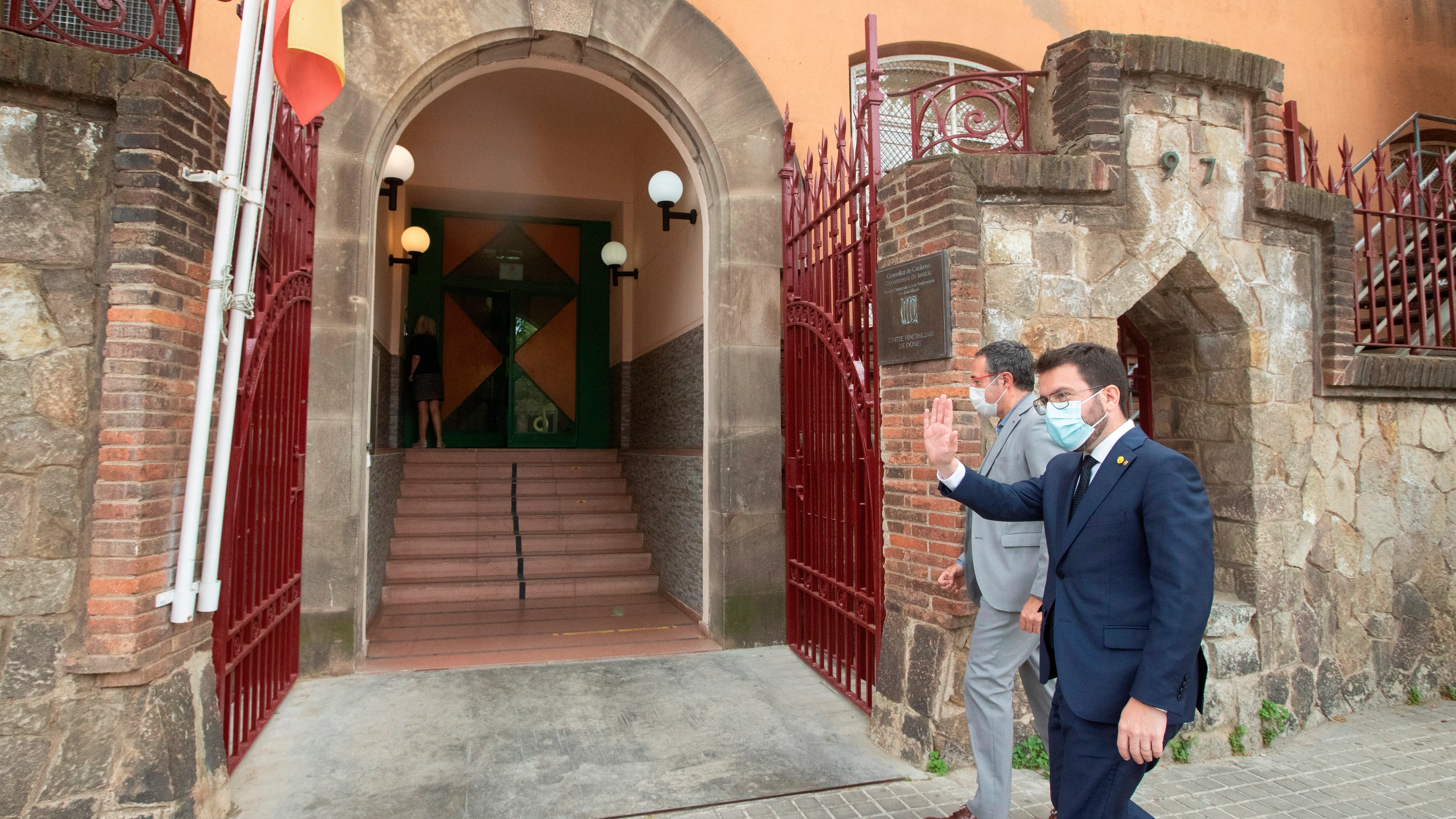 El presidente de la Generalitat, Pere Aragonès, visita a la expresidenta del Parlament Carme Forcadell en la cárcel de Wad Ras El presidente de la Generalitat, Pere Aragonès, visita a la expresidenta del Parlament Carme Forcadell en la cárcel de Wad Ras