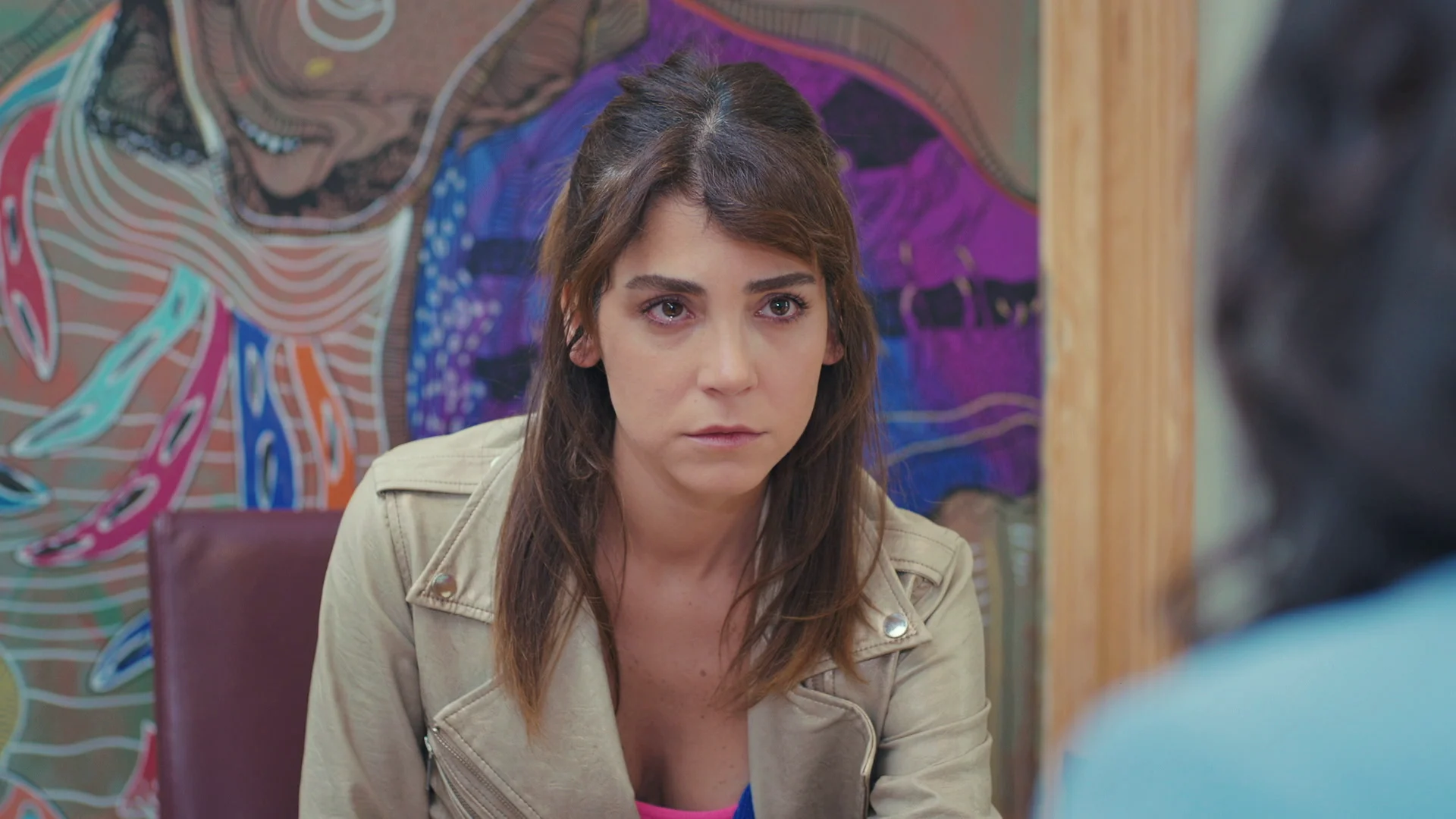 Ceyda acude a Kismet buscando ayuda Ceyda acude a Kismet buscando ayuda