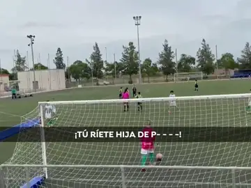 Insultos machistas a una árbitra en un partido entre niños: "¡Pon la escoba! ¡Bragas a 3 euros!" Insultos machistas a una árbitra en un partido entre niños: "¡Pon la escoba! ¡Bragas a 3 euros!"