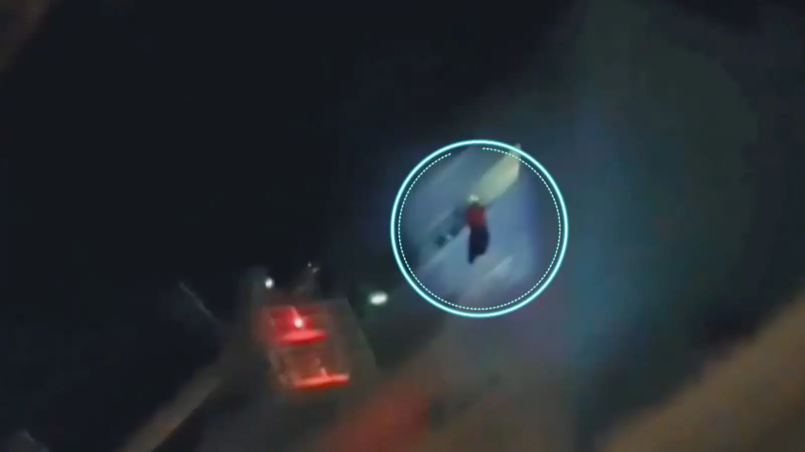 El dramático rescate a un futbolista que se colgó del piso 11 para escapar de un incendio en Buenos Aires El dramático rescate a un futbolista que se colgó del piso 11 para escapar de un incendio en Buenos Aires