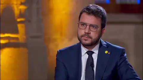 Pere Aragonès quiere abrir una "etapa de negociación" con el Gobierno y defiende la amnistía de los presos catalanes Pere Aragonès quiere abrir una "etapa de negociación" con el Gobierno y defiende la amnistía de los presos catalanes