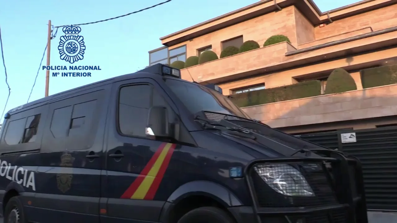 Localizan 23 animales disecados al desarticular un grupo criminal dedicado a la trata de personas en Barcelona Localizan 23 animales disecados al desarticular un grupo criminal dedicado a la trata de personas en Barcelona