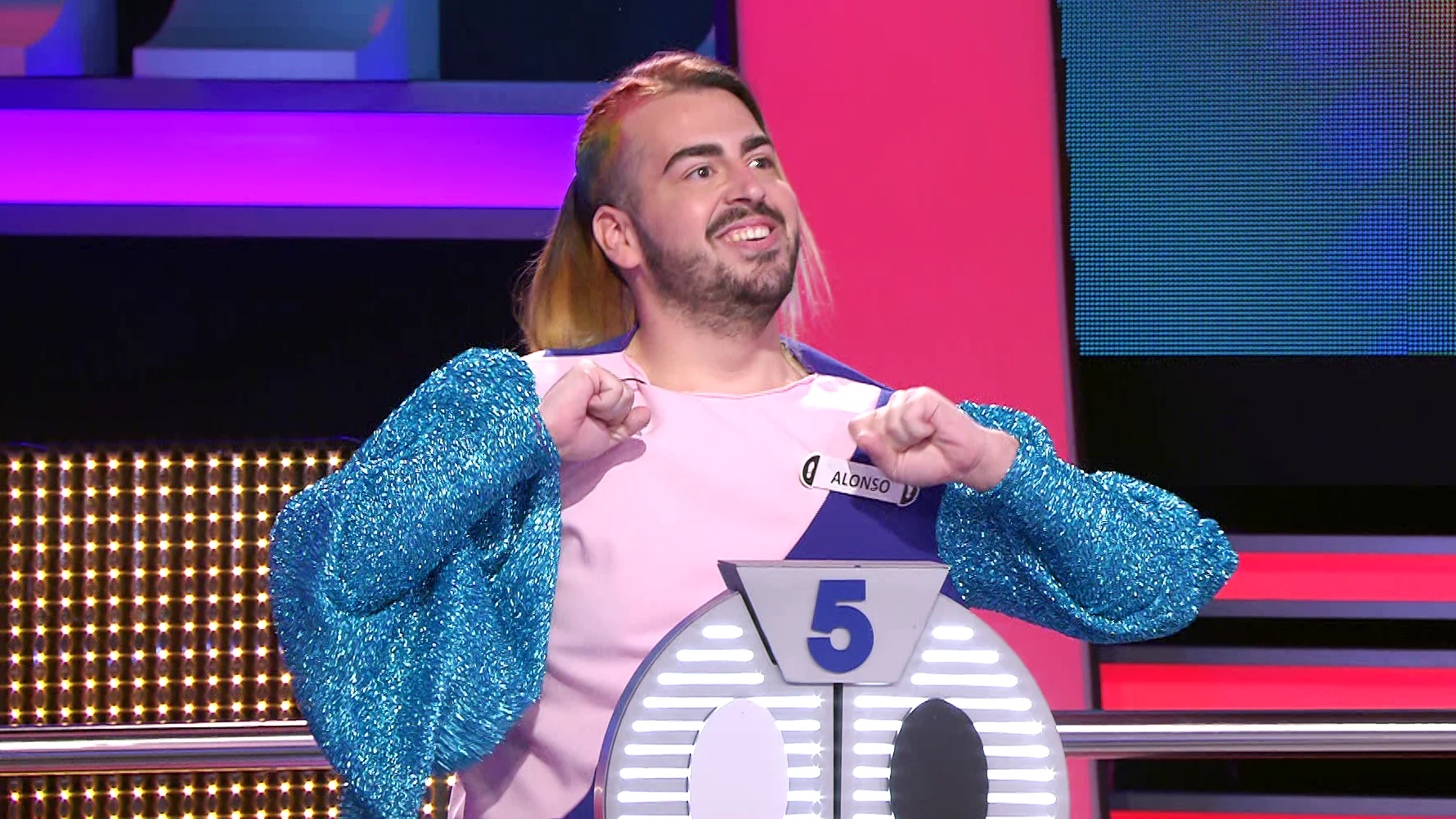 El estilismo de Alonso fascina en ‘¡Ahora caigo!’: “Soy influencer pero sin seguidores” El estilismo de Alonso fascina en ‘¡Ahora caigo!’: “Soy influencer pero sin seguidores”