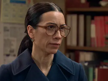 No suelta prenda: Manolita tampoco le confiesa la verdad a Cristina No suelta prenda: Manolita tampoco le confiesa la verdad a Cristina