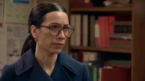 No suelta prenda: Manolita tampoco le confiesa la verdad a Cristina No suelta prenda: Manolita tampoco le confiesa la verdad a Cristina