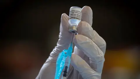 Imagen de archivo de una vacuna de AstraZeneca Imagen de archivo de una vacuna de AstraZeneca