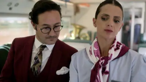 Los actores Carlos Santos y Macarena Gómez. Los actores Carlos Santos y Macarena Gómez.