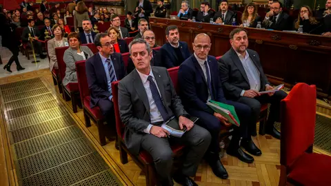 Los 12 líderes independentistas acusados por el 'procés' en el banquillo del Supremo Los 12 líderes independentistas acusados por el 'procés' en el banquillo del Supremo