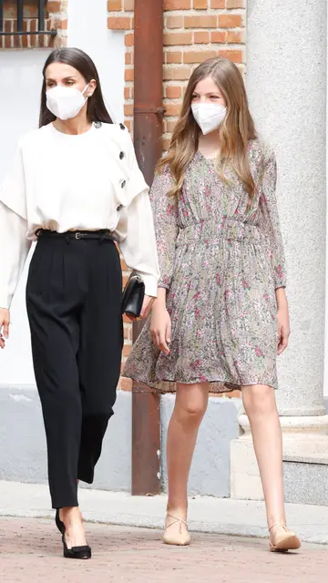 La infanta Sofía junto a su madre, la reina Letizia La infanta Sofía junto a su madre, la reina Letizia