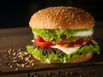 Día de la hamburguesa: ¿Cuántas calorías tiene una hamburguesa casera?