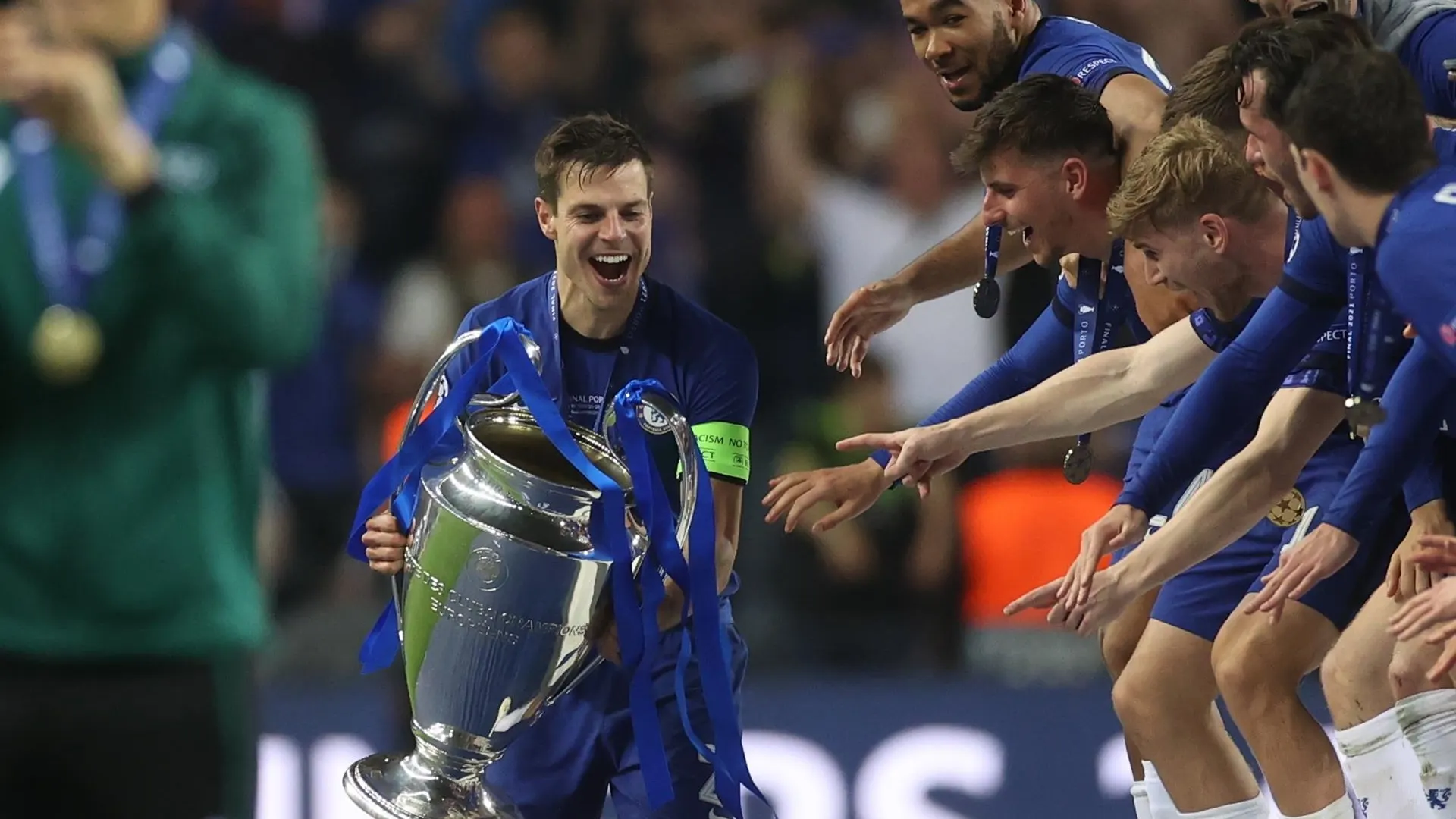 Azpilicueta levanta al cielo de Oporto la segunda Champions League del Chelsea: "Es increíble" Azpilicueta levanta al cielo de Oporto la segunda Champions League del Chelsea: "Es increíble"