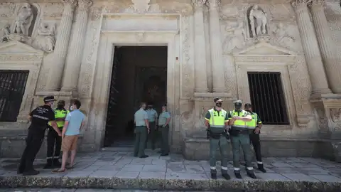 Muere un guardia civil atropellado por dos jóvenes que huían de los agentes Muere un guardia civil atropellado por dos jóvenes que huían de los agentes