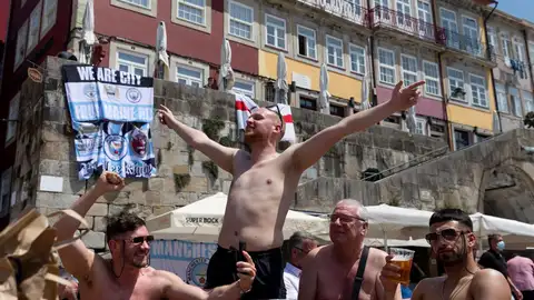 Disturbios entre 'hooligans' de Manchester City y Chelsea antes de la final de la Champions League en Oporto Disturbios entre 'hooligans' de Manchester City y Chelsea antes de la final de la Champions League en Oporto