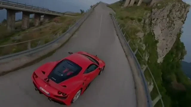 El espectacular récord de Fabio Barone con su Ferrari para llegar al Cristo Redentor de Maratea El espectacular récord de Fabio Barone con su Ferrari para llegar al Cristo Redentor de Maratea