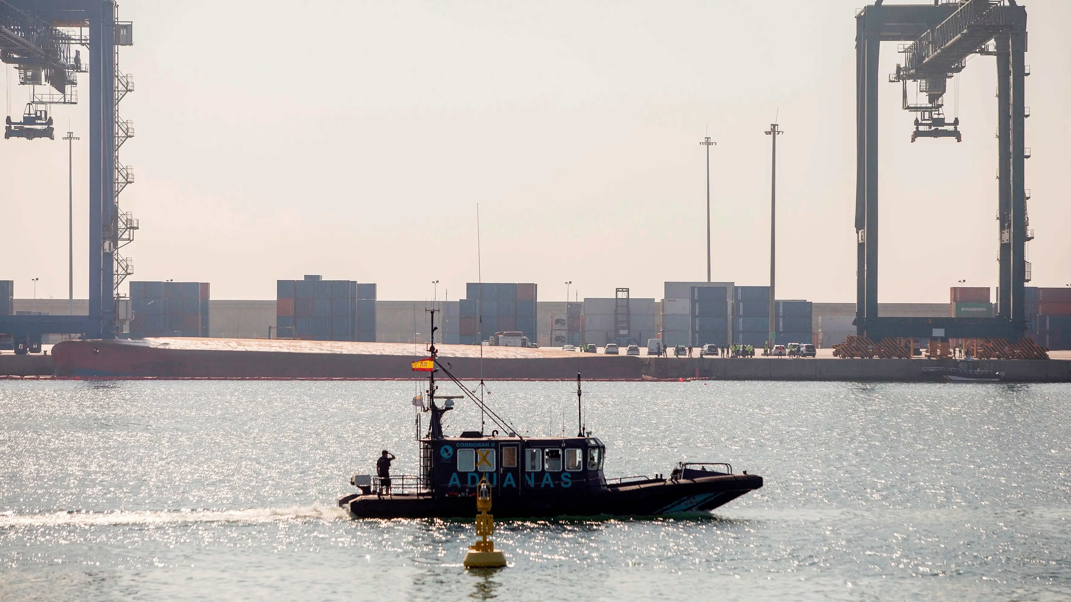 Retoman la búsqueda del segundo desaparecido en el puerto de Castellón Retoman la búsqueda del segundo desaparecido en el puerto de Castellón