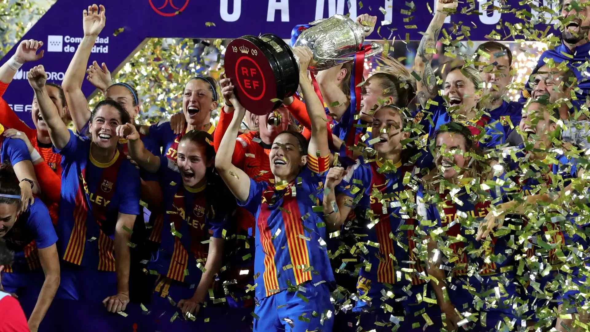 El Barça femenino logra el triple tras ganar la Copa del Reina al Levante El Barça femenino logra el triple tras ganar la Copa del Reina al Levante