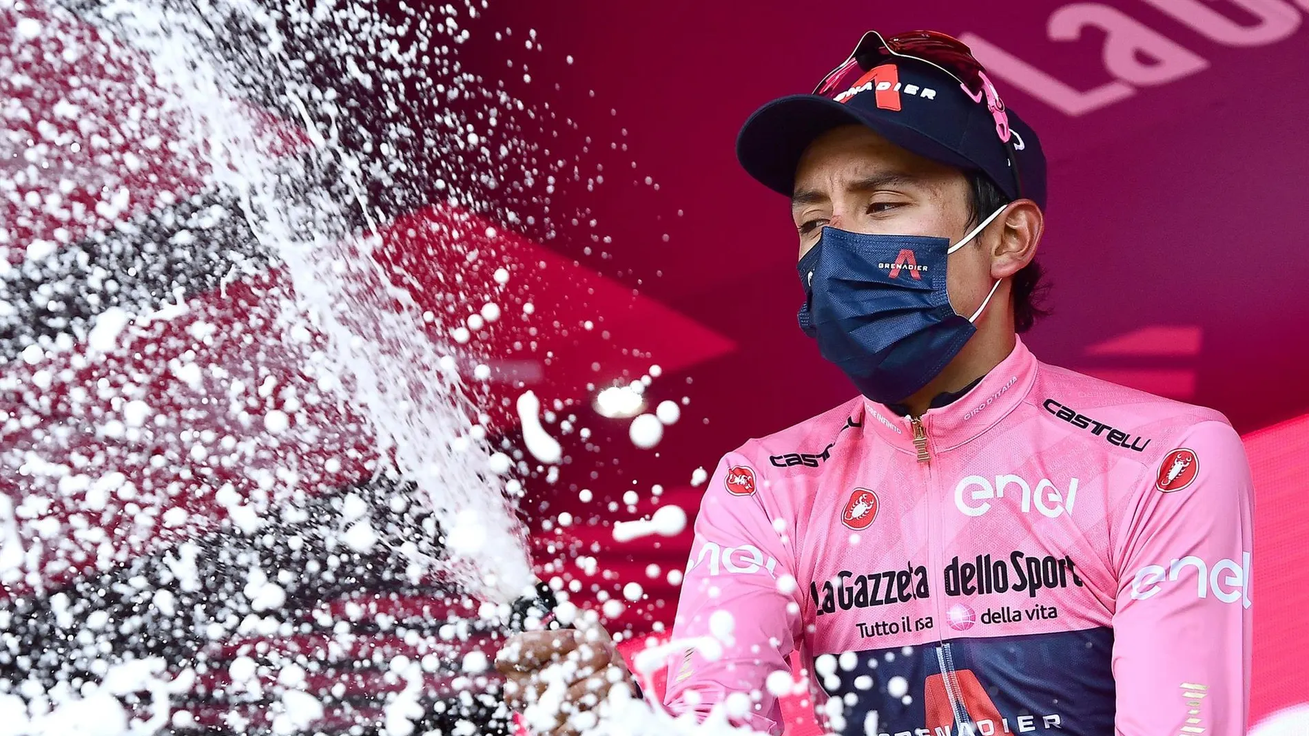 Egan Bernal se defiende en la crono de Milán y gana el Giro de Italia 2021