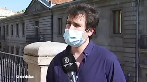 Detienen a un joven por agredir a un dirigente del PP alavés y a tres de sus amigos en Vitoria Detienen a un joven por agredir a un dirigente del PP alavés y a tres de sus amigos en Vitoria