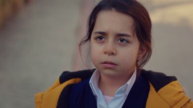 Öykü pronuncia la palabra que Demir tanto ansiaba: “Papá”