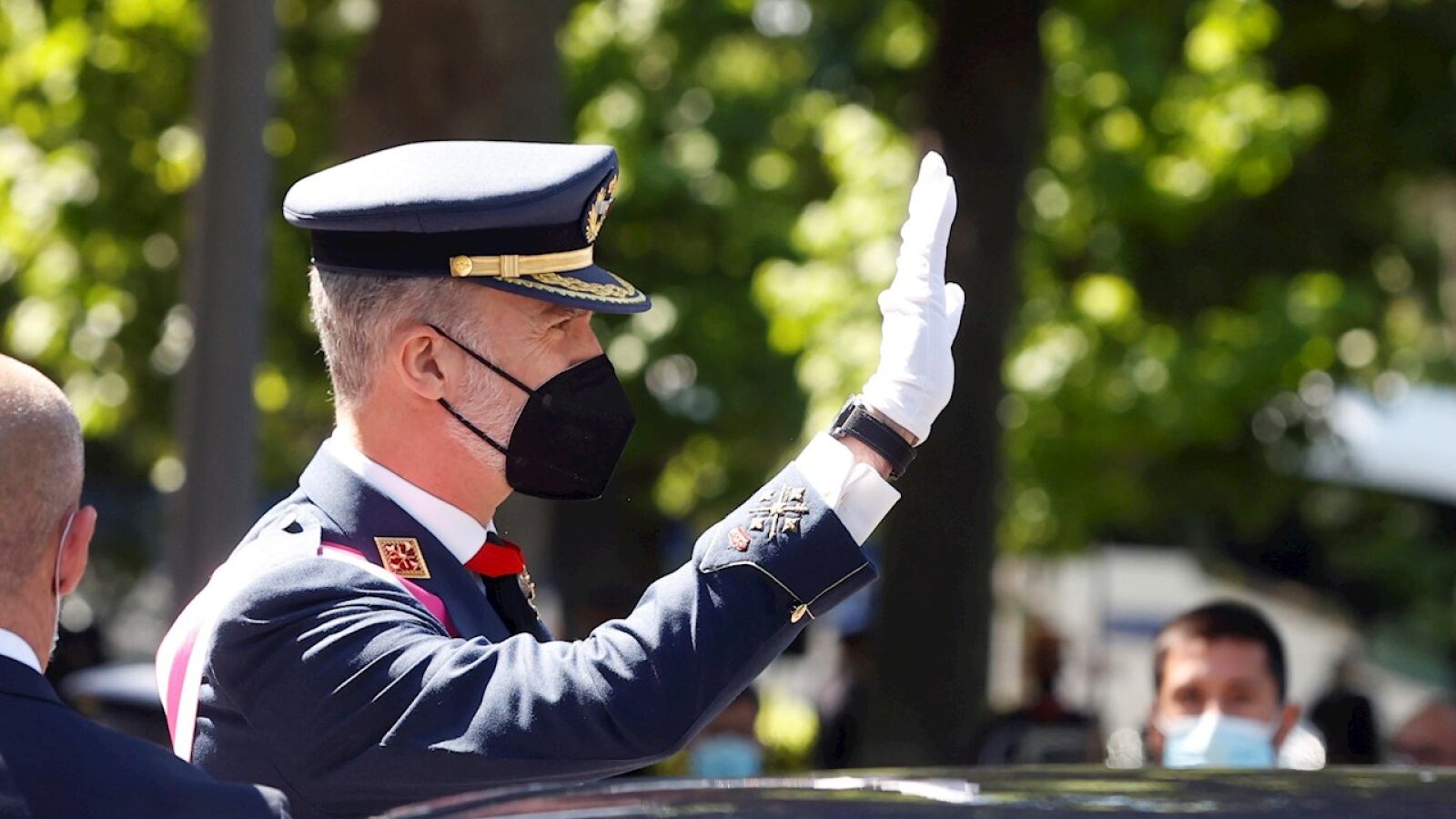 El rey Felipe VI recibe la vacuna contra el coronavirus en el Wizink Center de Madrid