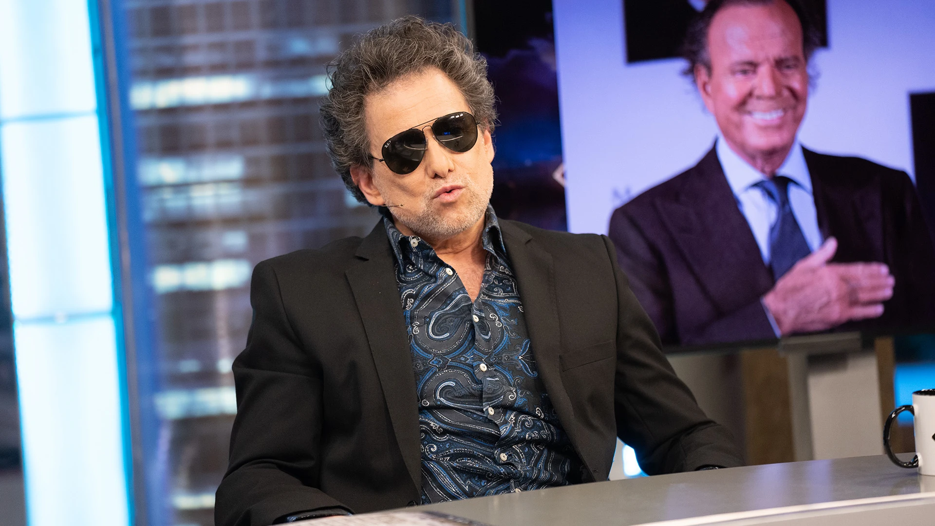 Andrés Calamaro, sobre Julio Iglesias: "Me vibra el culo porque es un mano a mano muy comprometido" Andrés Calamaro, sobre Julio Iglesias: "Me vibra el culo porque es un mano a mano muy comprometido"
