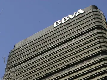 La mayoría de bancos que operan en España empiezan a cobrar comisión por mantenimiento de cuenta La mayoría de bancos que operan en España empiezan a cobrar comisión por mantenimiento de cuenta