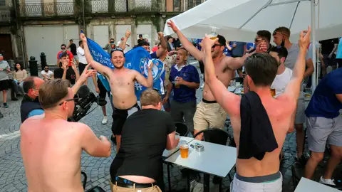 En Portugal califican de "vergüenza" lo ocurrido con los hinchas ingleses durante la final de Champions League En Portugal califican de "vergüenza" lo ocurrido con los hinchas ingleses durante la final de Champions League
