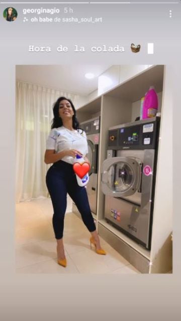 Georgina Rodríguez haciendo la colada