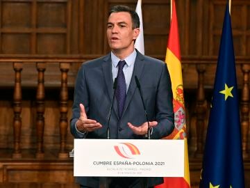 Pedro Sánchez en la cumbre España- Polonia 2021