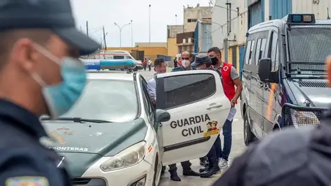 Efectivos de la Guardia Civil en la frontera de Ceuta con Marruecos Efectivos de la Guardia Civil en la frontera de Ceuta con Marruecos