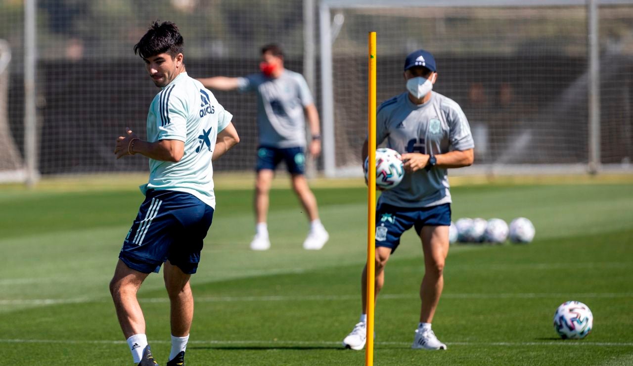 Enrique Ruiz Escudero, sobre la vacunación de la selección española: "No tiene ningún sentido plantearlo en este momento" Enrique Ruiz Escudero, sobre la vacunación de la selección española: "No tiene ningún sentido plantearlo en este momento"