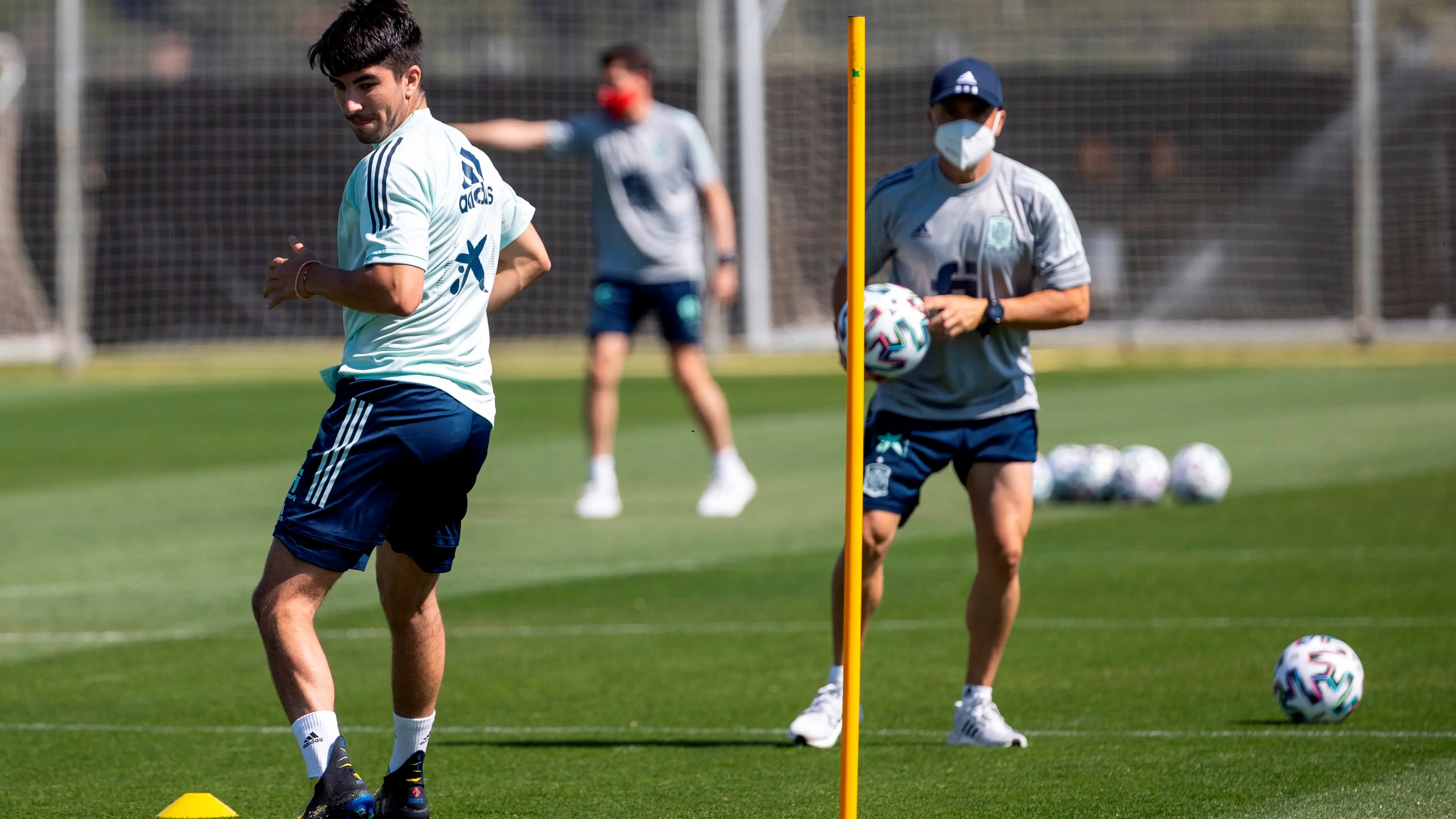 Enrique Ruiz Escudero, sobre la vacunación de la selección española: "No tiene ningún sentido plantearlo en este momento" Enrique Ruiz Escudero, sobre la vacunación de la selección española: "No tiene ningún sentido plantearlo en este momento"