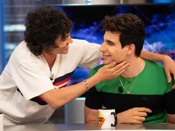 Javier Calvo y Javier Ambrossi, ante las críticas en las redes sociales: "Ha llegado el momento de ponerle punto y final a esta dictadura" Javier Calvo y Javier Ambrossi, ante las críticas en las redes sociales: "Ha llegado el momento de ponerle punto y final a esta dictadura"