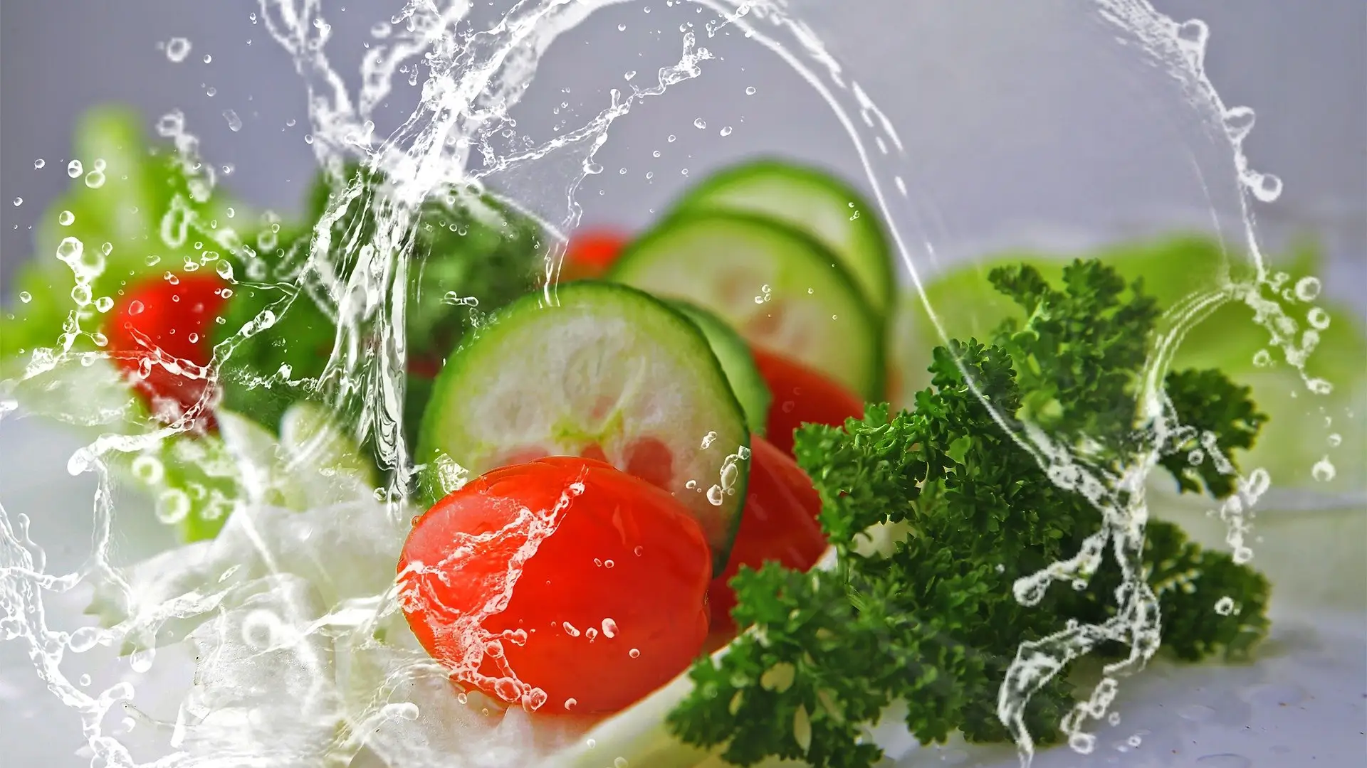 Propiedades del pepino, calorías y las mejores ideas de recetas para incluirlo en tu dieta Propiedades del pepino, calorías y las mejores ideas de recetas para incluirlo en tu dieta