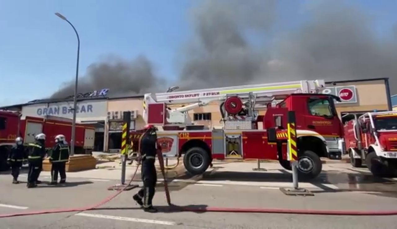 Incendio en un pol&iacute;gono industrial