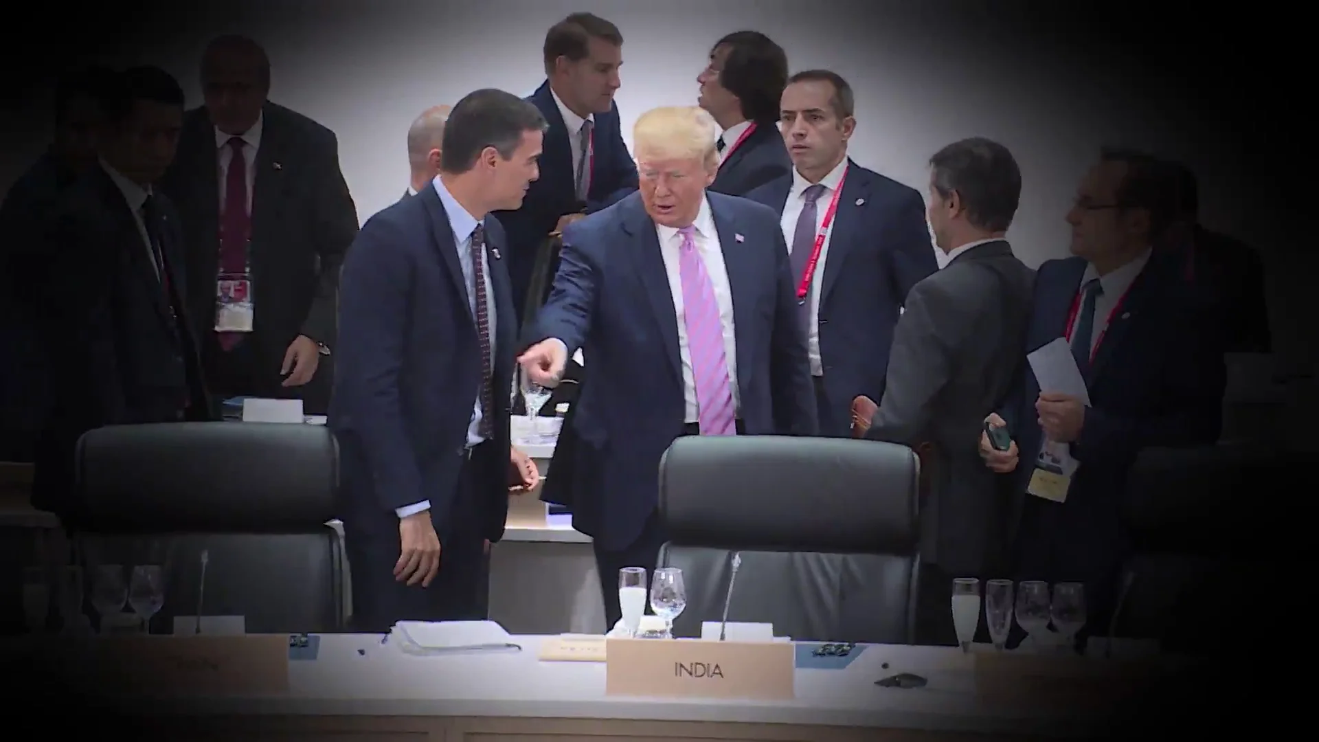 Encuentros de presidentes espa&ntilde;oles y estadounidenses: de la cumbre Gonz&aacute;lez- Reagan al 'feo' gesto de Trump a S&aacute;nchez