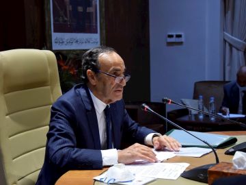 El presidente de la Cámara de Representantes marroquí, Habib el Malki, durante una reunión extraordinaria convocada hoy jueves en Rabat para estudiar con los grupos parlamentarios el resultado de la resolución votada horas antes por el Parlamento Europeo