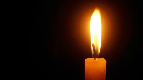 Las redes sociales se llenan de sirenas y velas blancas en recuerdo de las niñas de Tenerife, Anna y Olivia Las redes sociales se llenan de sirenas y velas blancas en recuerdo de las niñas de Tenerife, Anna y Olivia