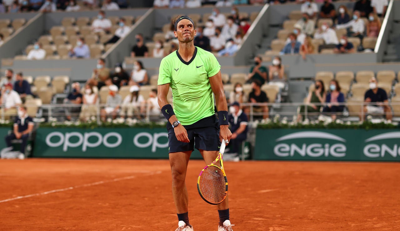 Nadal claudica ante un gigante Djokovic en un partido épico y cae eliminado en semifinales de Roland Garros Nadal claudica ante un gigante Djokovic en un partido épico y cae eliminado en semifinales de Roland Garros