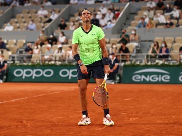 Nadal claudica ante un gigante Djokovic en un partido épico y cae eliminado en semifinales de Roland Garros