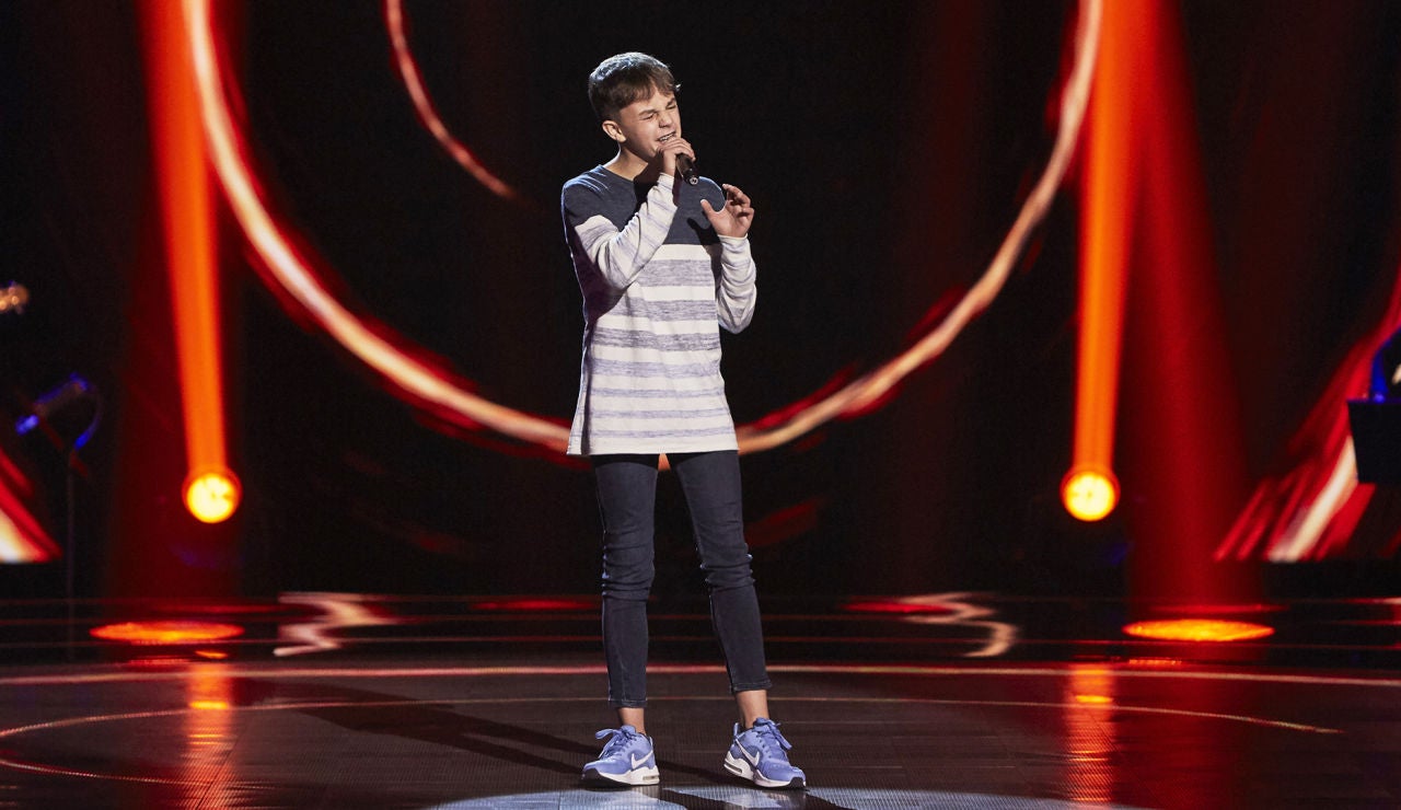 Alberto Negredo canta &lsquo;El sitio de mi recreo&rsquo; en las Audiciones a ciegas de &lsquo;La Voz Kids&rsquo;